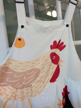 Chickens!! Women’s White Chicken Print Overalls Size Small